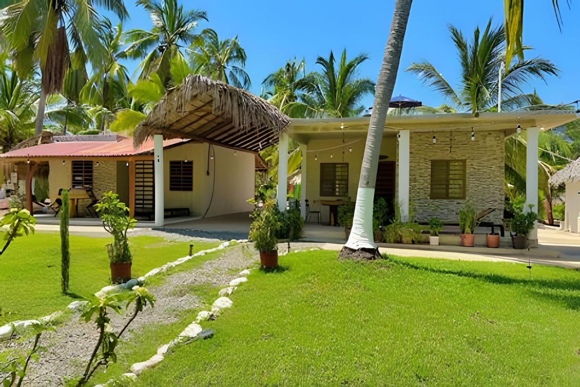 Casa Las Palmas Playa La Saladita 锡瓦塔塔内霍 外观 照片