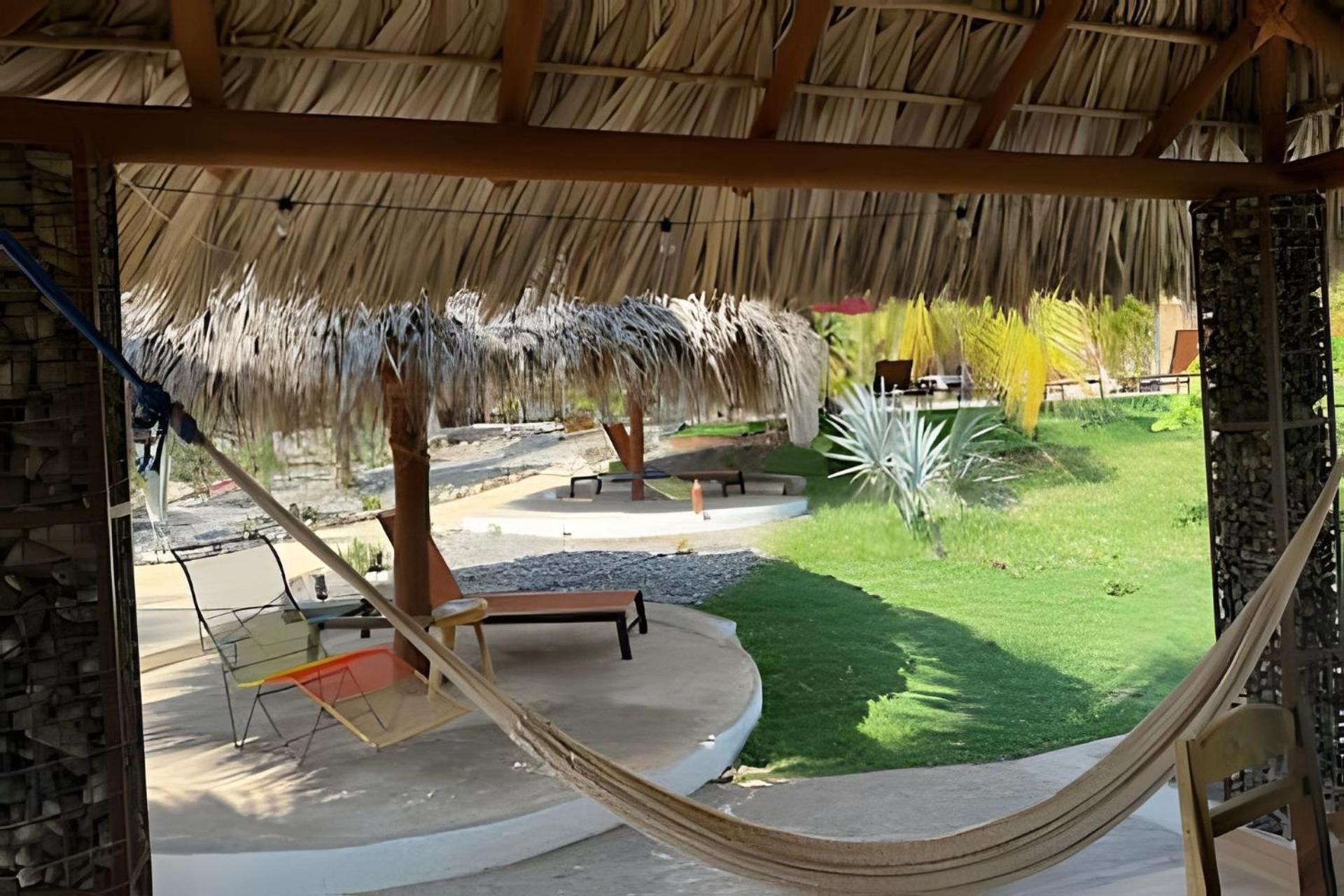 Casa Las Palmas Playa La Saladita 锡瓦塔塔内霍 外观 照片