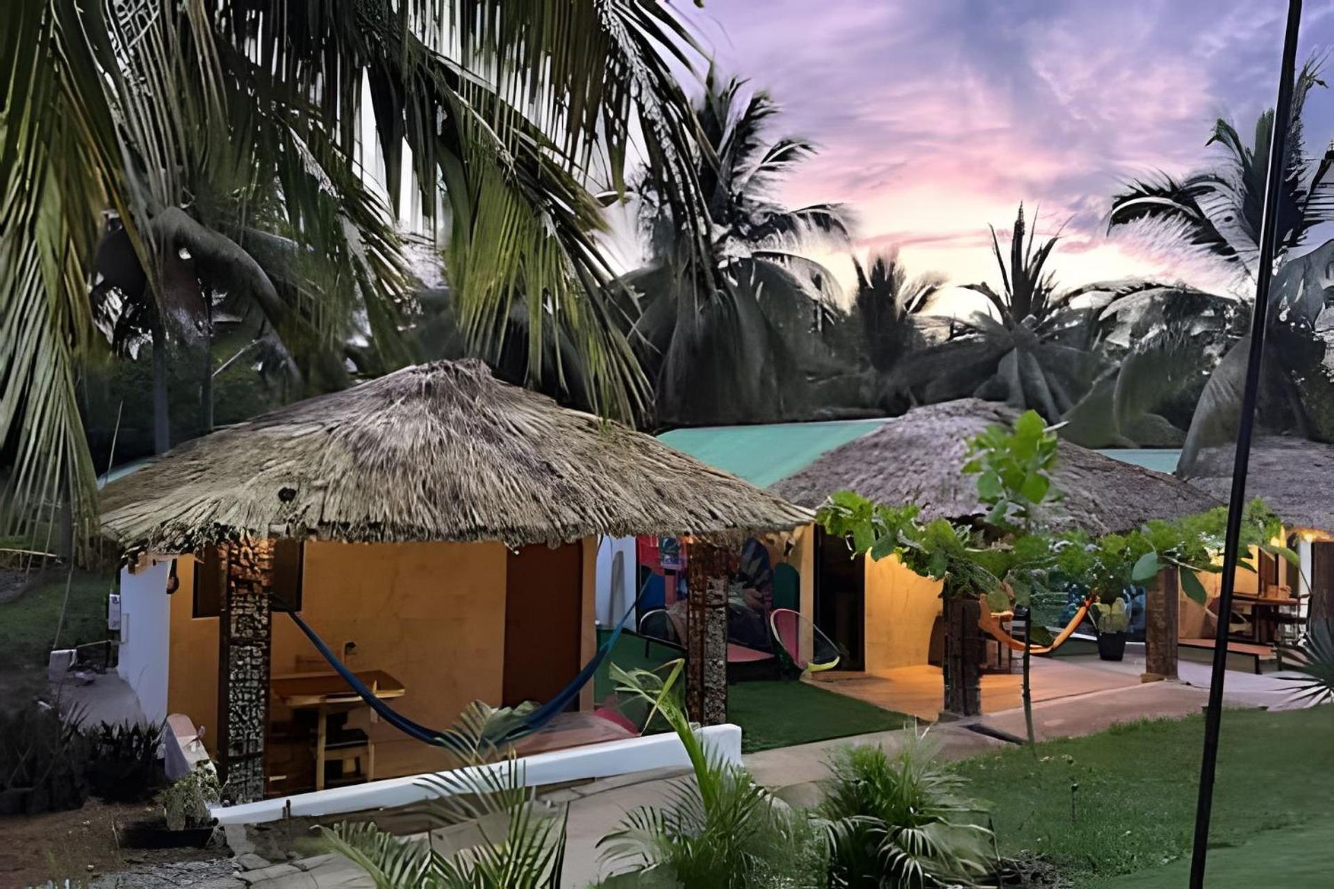 Casa Las Palmas Playa La Saladita 锡瓦塔塔内霍 外观 照片