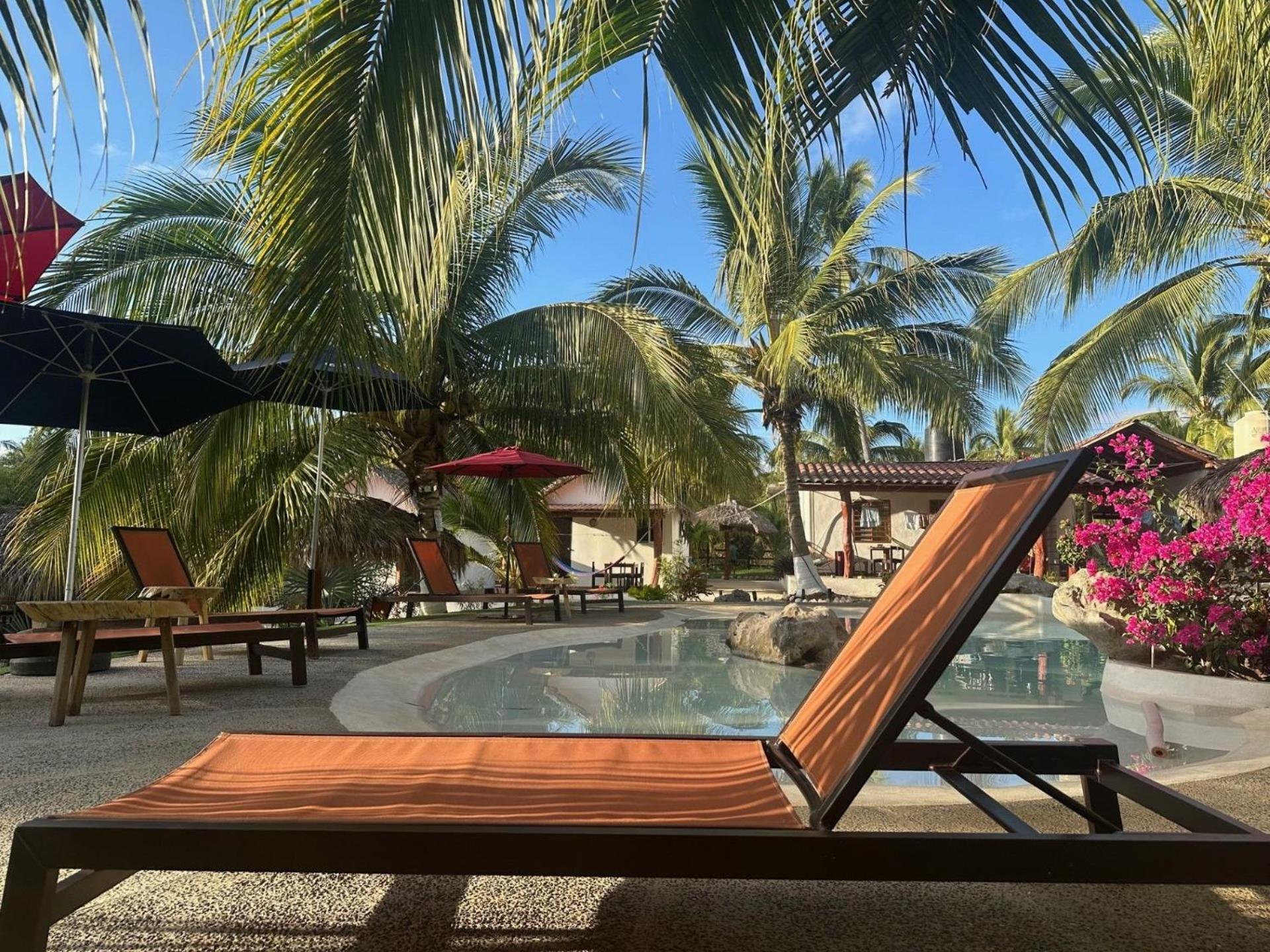 Casa Las Palmas Playa La Saladita 锡瓦塔塔内霍 外观 照片