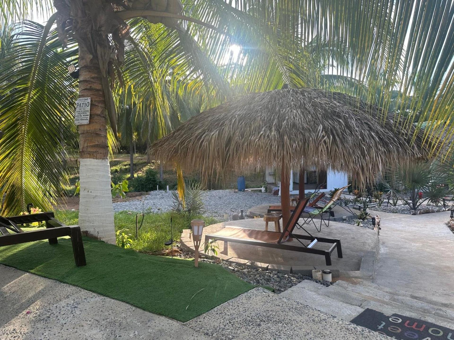 Casa Las Palmas Playa La Saladita 锡瓦塔塔内霍 外观 照片